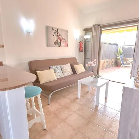 One Bedroom With Shared Pool Furnished Terrace And Wifi At Maspalomas 1 Km Away From The 펜션 *