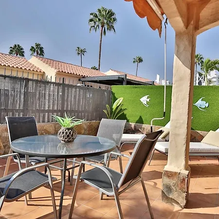 Bungalow: Shared Pool & Proximity *