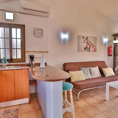 Bungalow: Shared Pool & Proximity